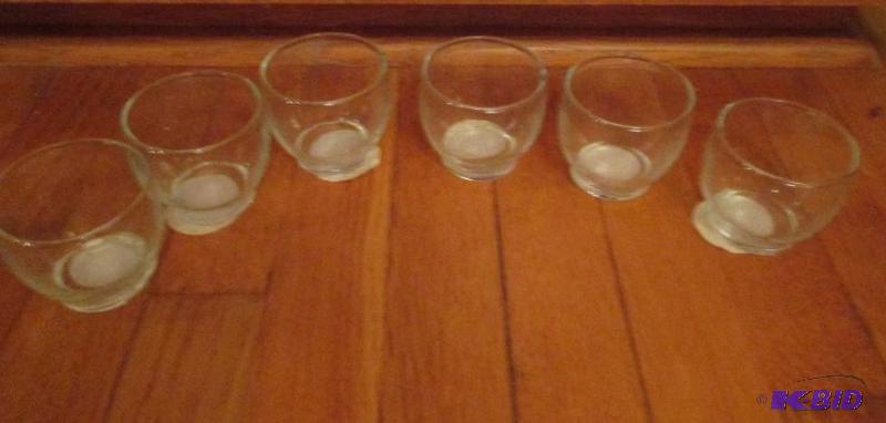 lot 9 image: Set of 6 candle holders from Partylite line...