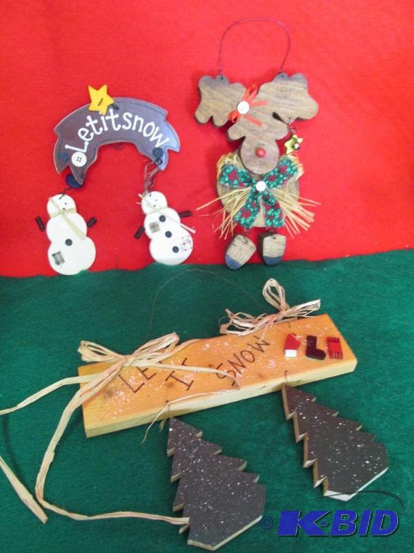 3 Cute little Wooden Hang-Ups