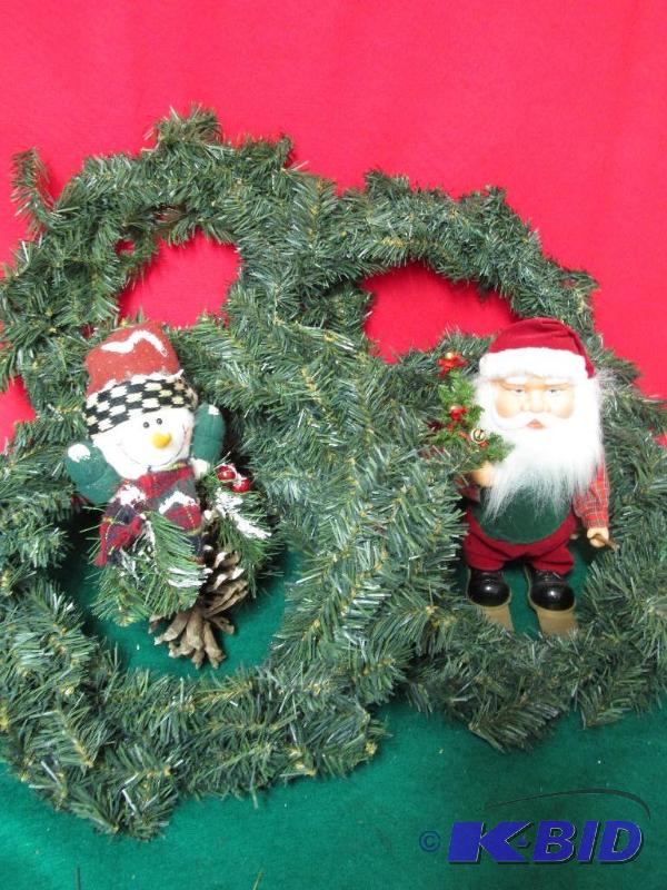 4 Wreaths and 2 Adornments