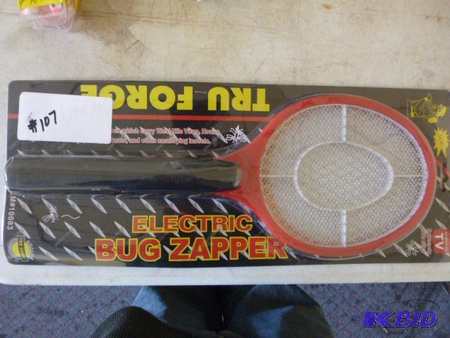lot 107 image: Tru Forge Electric Bug Zapper...