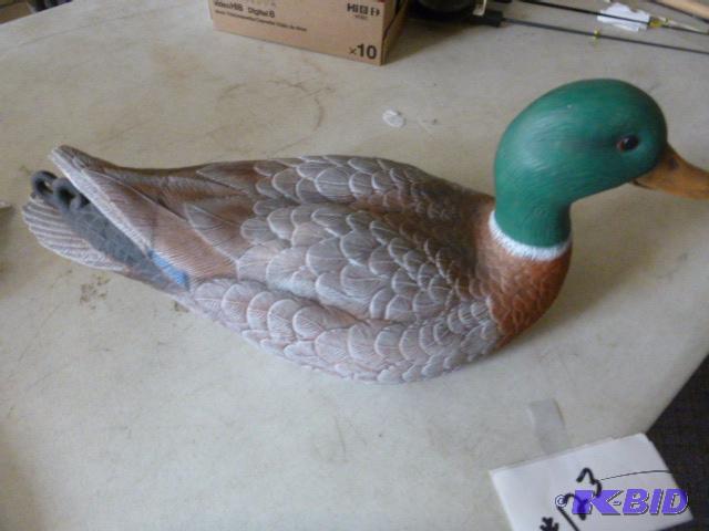 lot 123 image: Ceramic Duck Small part of the tail feather b...
