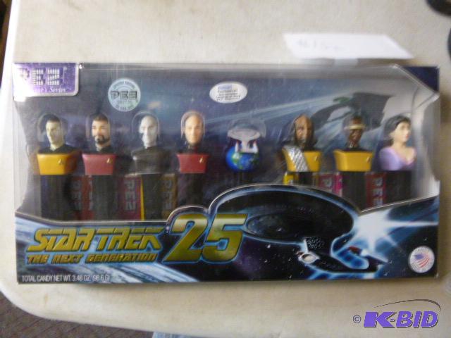 lot 126 image: Star Trek 25 The Next Generation Pez Collecto...