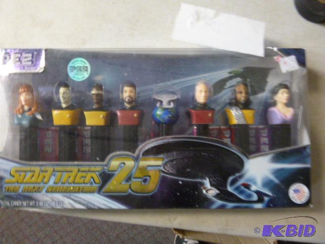 lot 127 image: Star Trek 25 The Next Generation Pez Collecto...