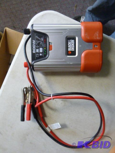 lot 133 image: Black & Decker 800 Watt Power Inverter...