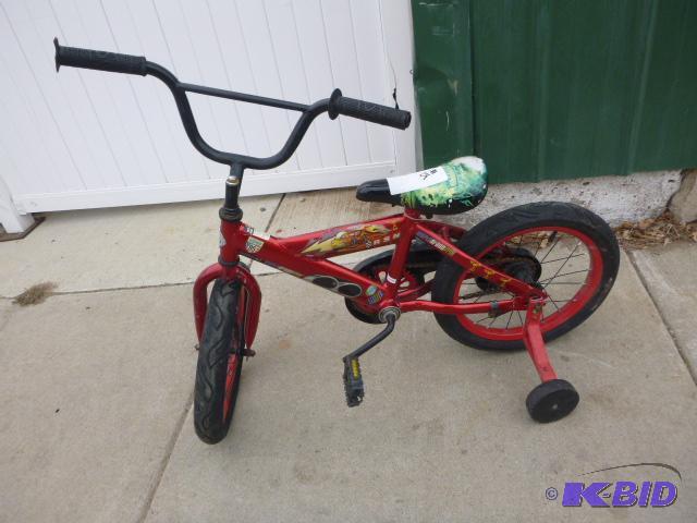 lot 15 image: World Grand Prix Bicycle With training wheels...