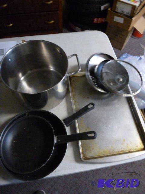 lot 152 image: Miscellaneous Pots and Pans...