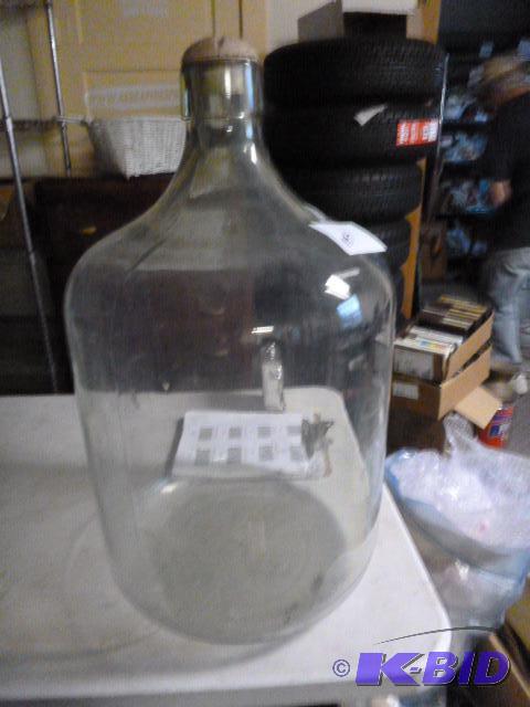 lot 154 image: Large Glass Jug Cagsto&nbsp1939 - 13 gallon....