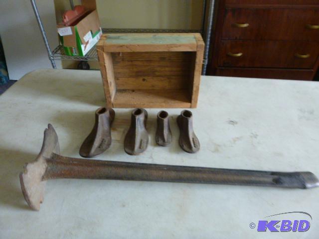 lot 182 image: Adams Cobbler Stand with Four Shoe Sizes No....
