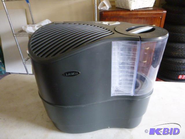 lot 195 image: Lasko High Efficiency Recirculating&nbspHumi...