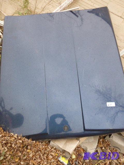 lot 22 image: Tonneau Cover For short box trucks....