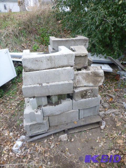 lot 25 image: Miscellaneous Cement Blocks...