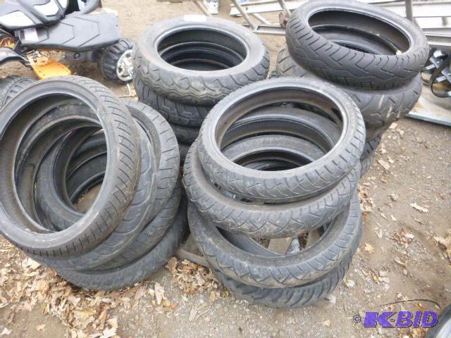 lot 3 image: 19 Miscellaneous Motorcycle Tires Various siz...