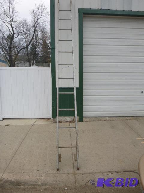 lot 4 image: 14 Aluminum Ladder...
