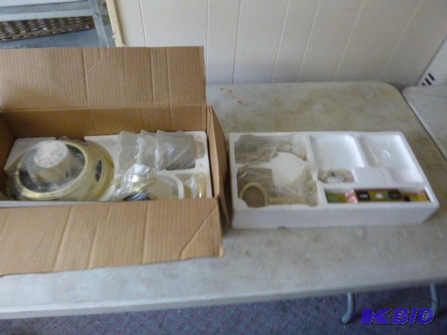 lot 40 image: New 52" Hugger Ceiling Fan 4 blades, 3 l...
