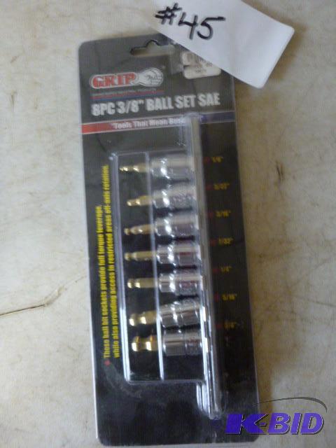 lot 45 image: Grip 8 Piece 38&quotBall Set SAE 18" ...