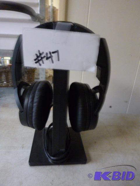 lot 47 image: Sony Wireless Headphones  MDL-RF985R&nbs...