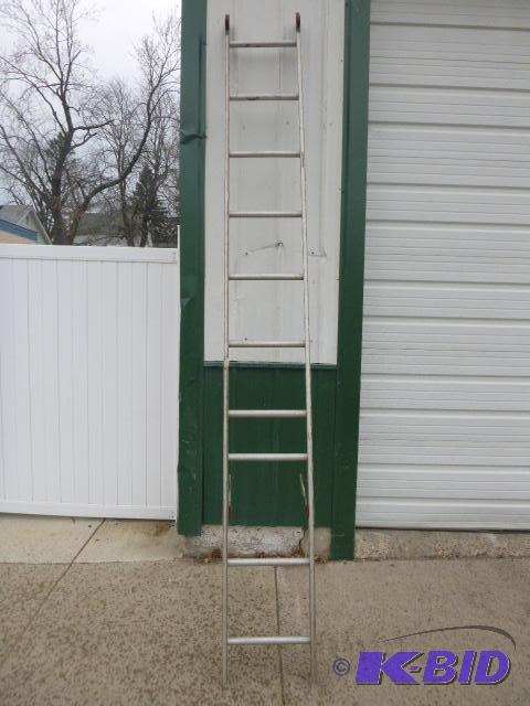 lot 6 image: 10 Aluminum Ladder...