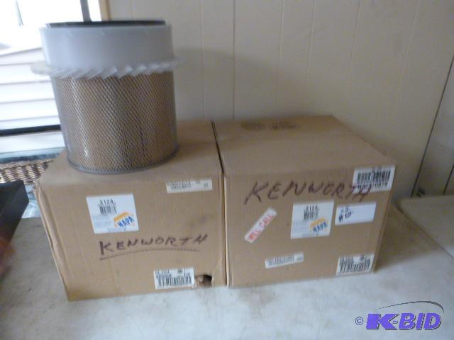 lot 62 image: Two Napa Kenworth&nbspAir Filters 2124...