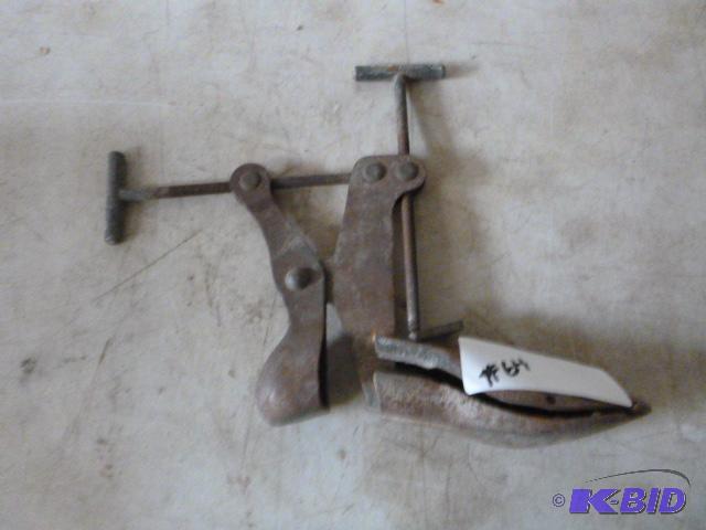 lot 64 image: Cobblers Tool...