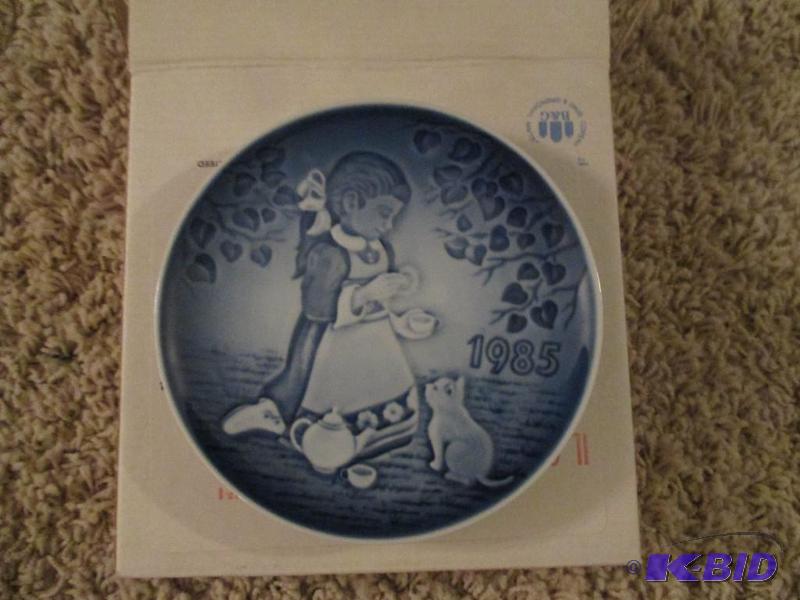 lot 79 image: Childrens Day Plate Barnets Dag 1985 &quotT...