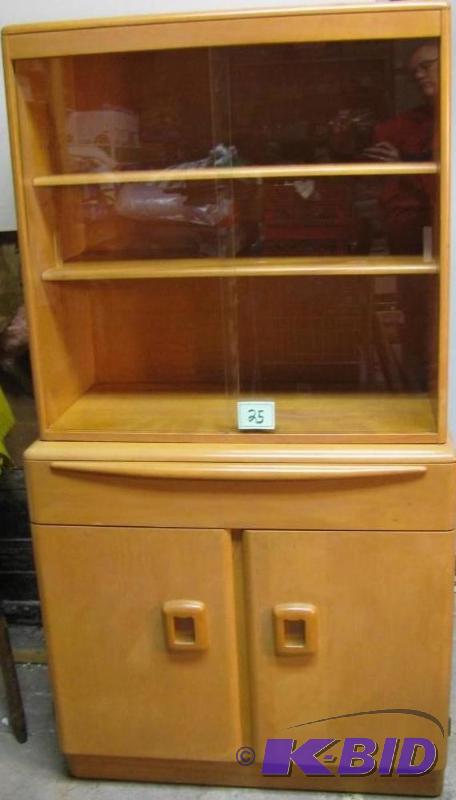 lot 25 image: Beautiful vintage Heywood Wakefield china hut...