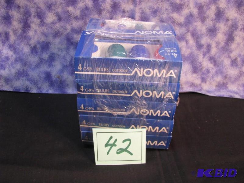 lot 42 image: 10 packages of four Christmas light bulbs, re...