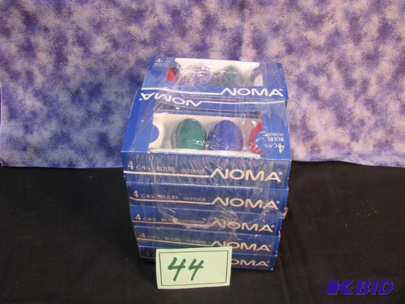 lot 44 image: 10 packages of four Christmas light bulbs, re...