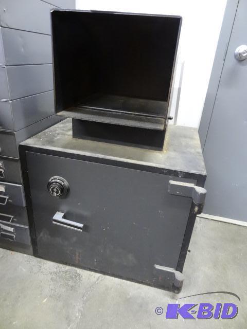 Drop Safe. Includes Combo. 28 x 24 X 43 Very ...