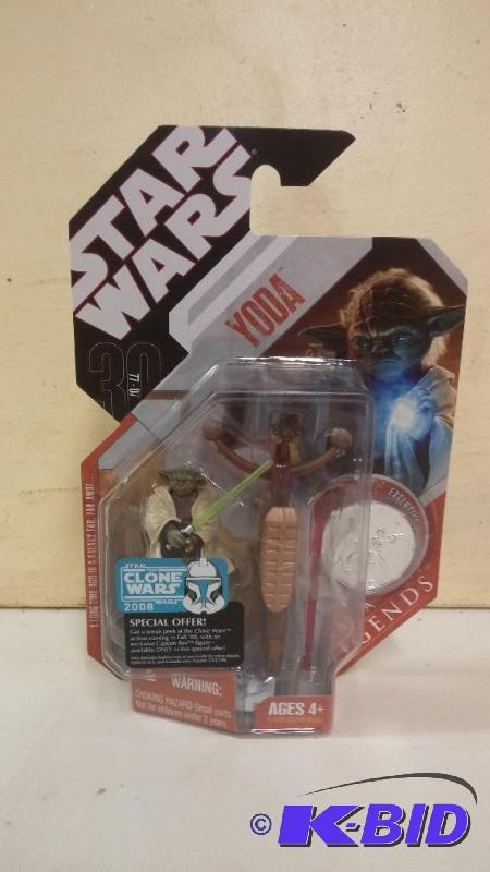 STAR WARS 30 ANN. FIGURE YODA WITH COLLECTORS...