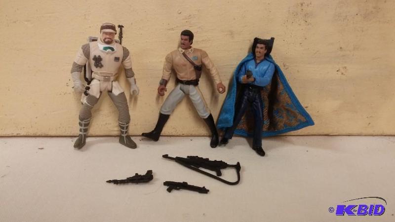 LOT OF 3 LOOSE FIGURES 2 LANDOS AND 1 HOTH TR...