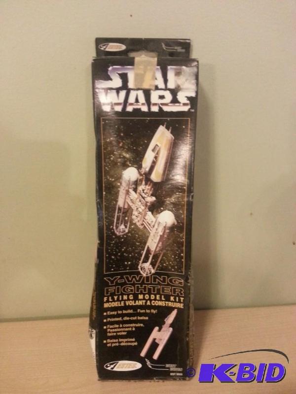 Star Wars Y-Wing Fighter. Flying Model Kit. N...