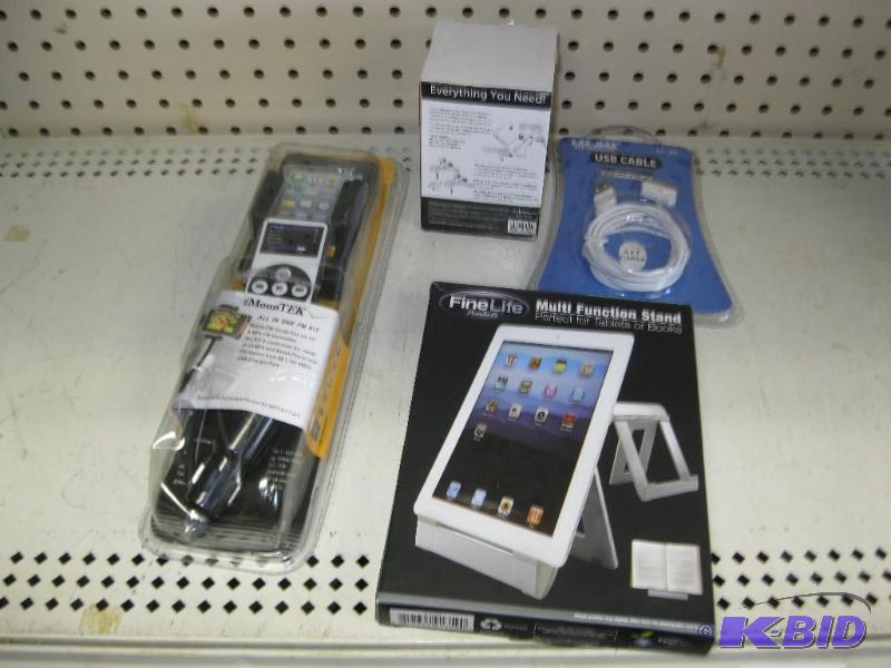 Lot Of Electronic Accessory Items...