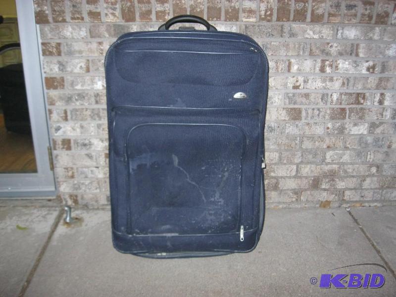 Large Samsonite&nbspSuit Case, Has Some Stuf...