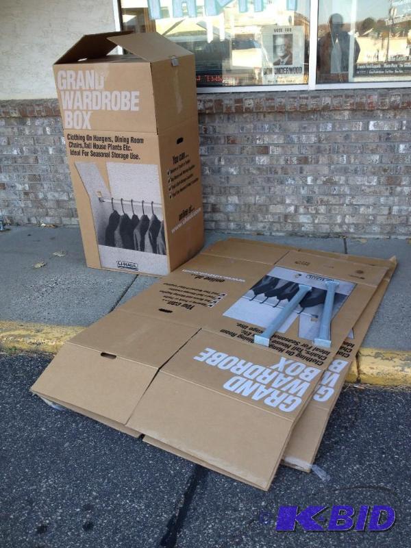 Lot Of UHAUL Wardrobe Boxes Medium And Tall, ...