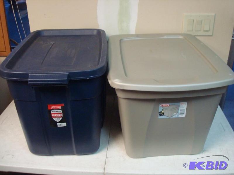 Pair Of 18 Gallon Storage Tubs With Covers...