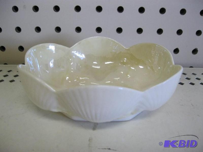 Belleek Irish Pottery Clam Shell Bowl...