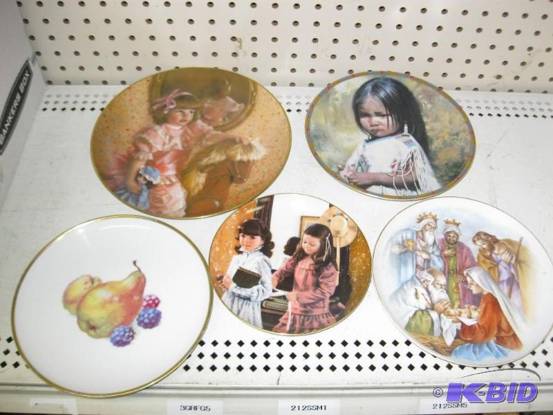 Lot Of Collectible Plates...