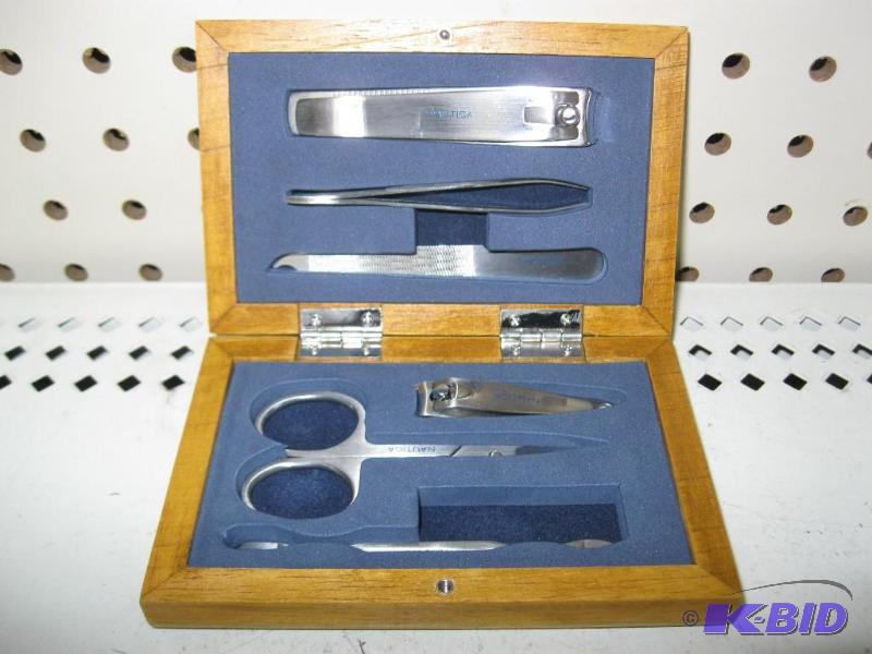 Set Of New Grooming Items In Wood Case...
