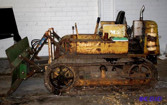 lot 3 image: 1956 Terratrac tractor with blademodel M3   s...