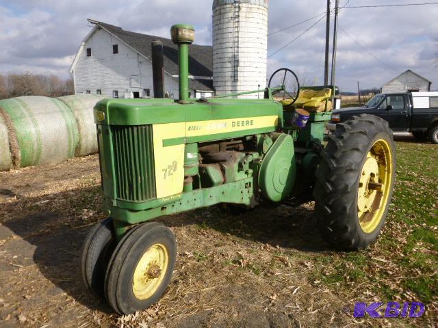 720 John Deere Diesel Tractor Approximately 1...