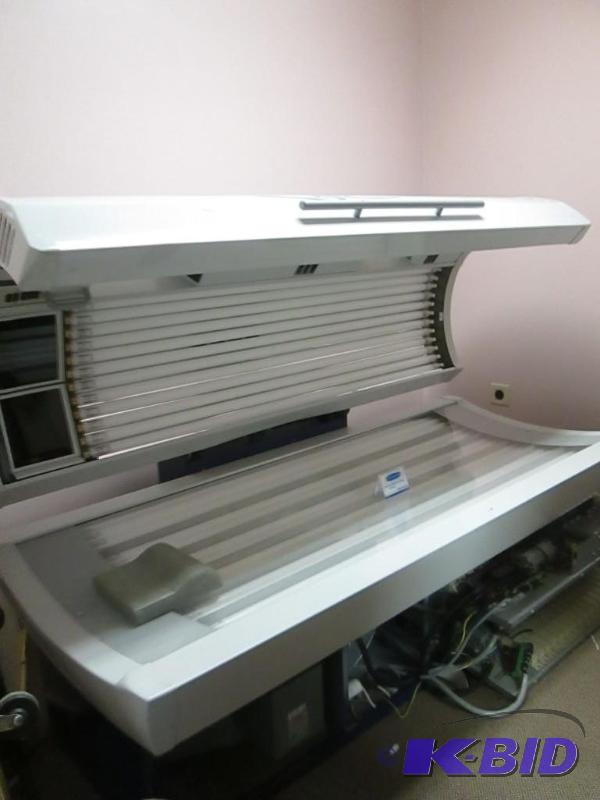 lot 1 image: Sontegra Tanning Bed - White