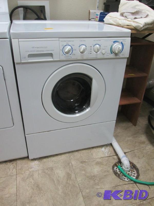 lot 24 image: Frigidaire Washing Machine