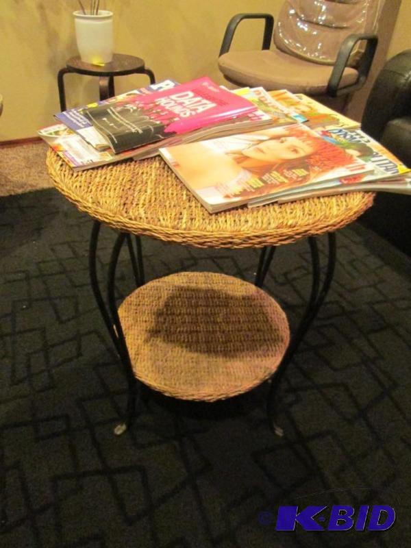 lot 41 image: Round Wicker Coffee Table