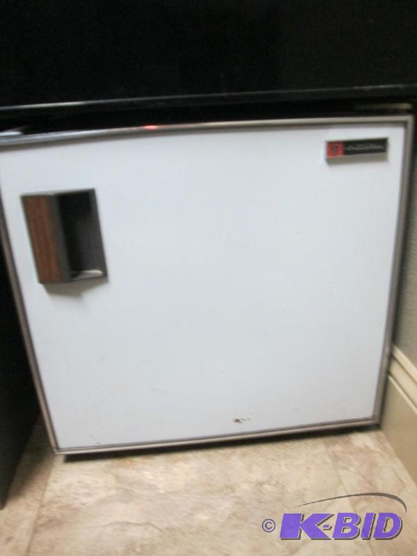 lot 53 image: Juliette Mini Fridge - White