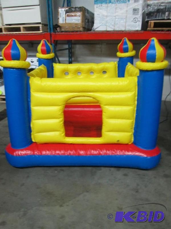 lot 10 image: Castle Bouncer Jump-O-Lene