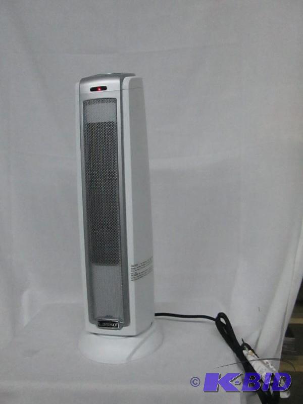 lot 21 image: Lasko Oscillating Ceramic Tower Heater