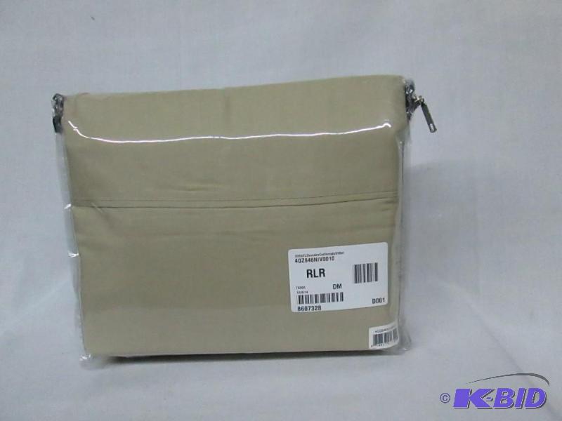 lot 49 image: 200 Thread Count Cotton Percale Sheet Set