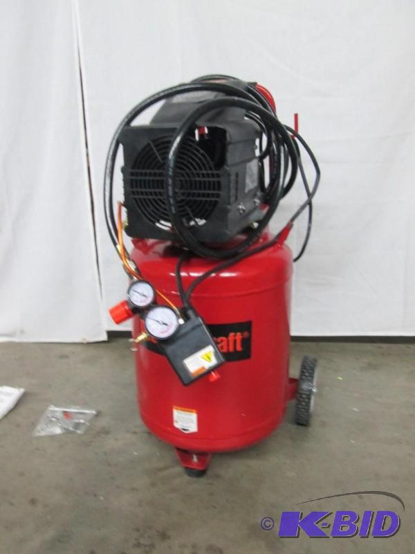 lot 5 image: Master Craft 2.5 HP 10 Gallon Air Compressor