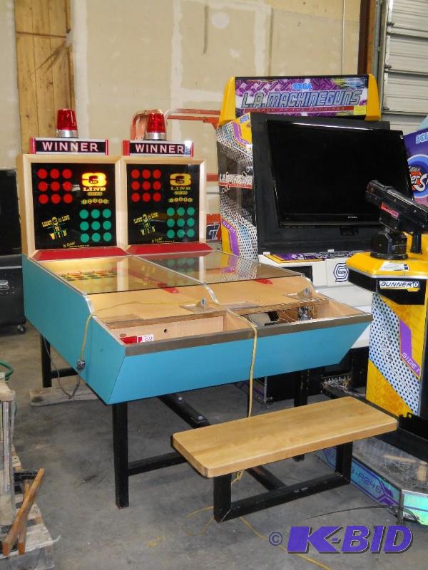 lot 1 image: Seidel Amusement Machines 3 In A Line Game