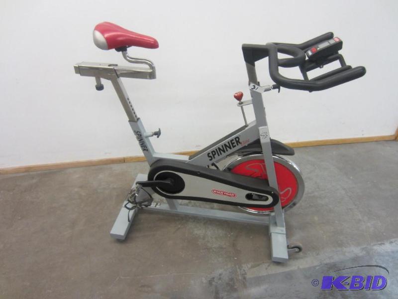 lot 31 image: Star Trac Spinner Elite Commercial Spin Bike.  Includes Computer.